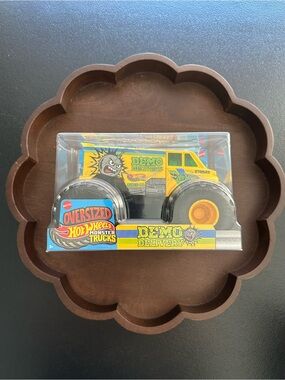 Oversized Hot Wheels Monster Trucks ~ Demo Delivery